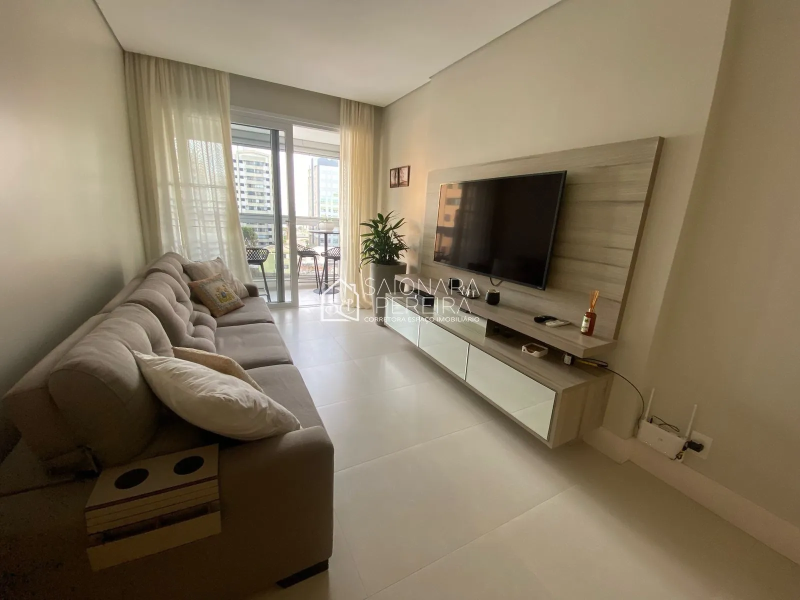 Imagem D/ONE - APARTAMENTO 2 DORMITÓRIOS SENDO 1 SUÍTE - CENTRO - FLORIANÓPOLIS