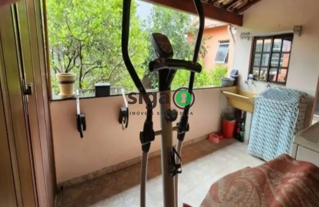 Imagem Casa com Quintal Amplo e Espaço Comercial para Morar e Empreender.