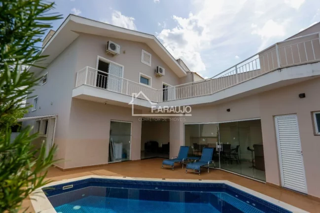 Imagem Casa em Condomínio à venda em Villa dos Inglezes com 330m² 3 suítes, 4 vagas