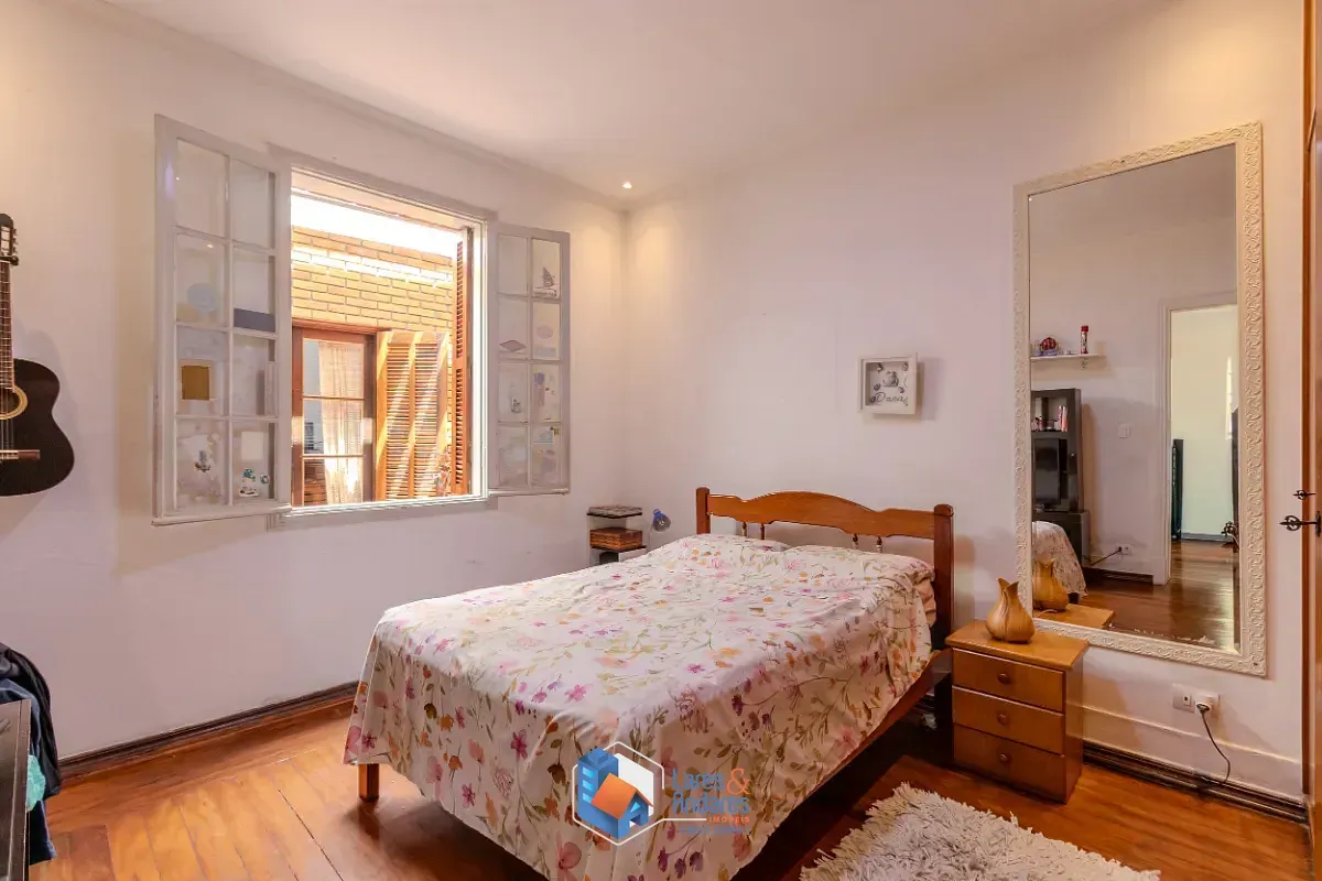 Imagem Casa para venda em Bosque da Saúde com 4 quartos, 410m²
