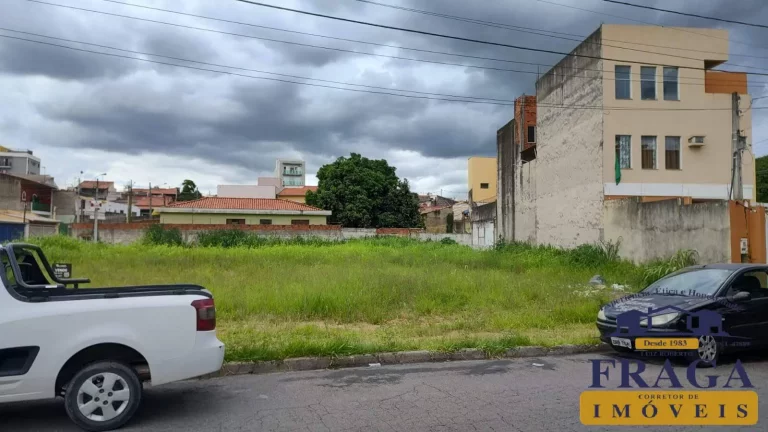 Foto do imóvel TERRENO DE ESQUINA C/ 252,27 M² em Rua Comandante Salgado