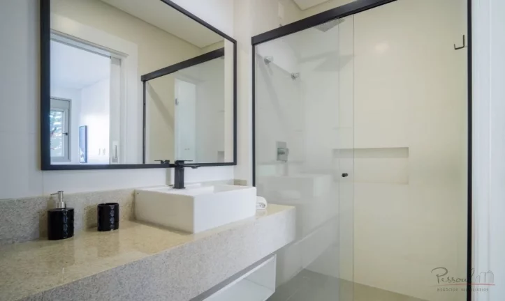 Imagem Apresentamos um apartamento novo, decorado e totalmente mobiliado, pronto para morar ou investir, lo...