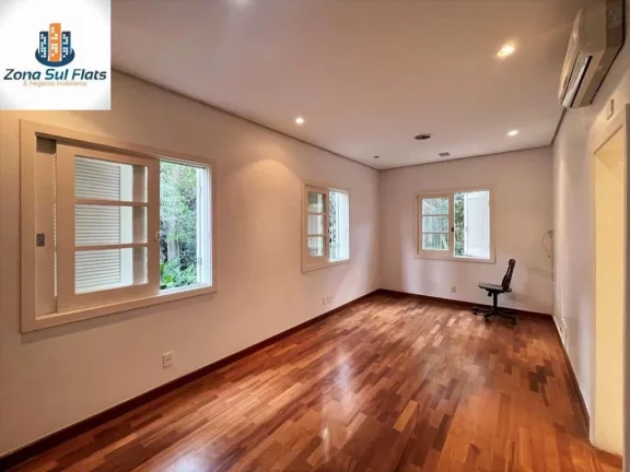 Imagem Casa Alto Padrão à Venda Na Granja Viana Com 6 Suítes e 10 Vagas