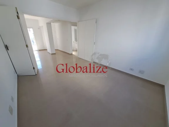 Imagem Cobertura à venda com 422m², 3 suítes, dependência, 3 vagas por R$1.200.000,00 na Ponta da Praia em Santos