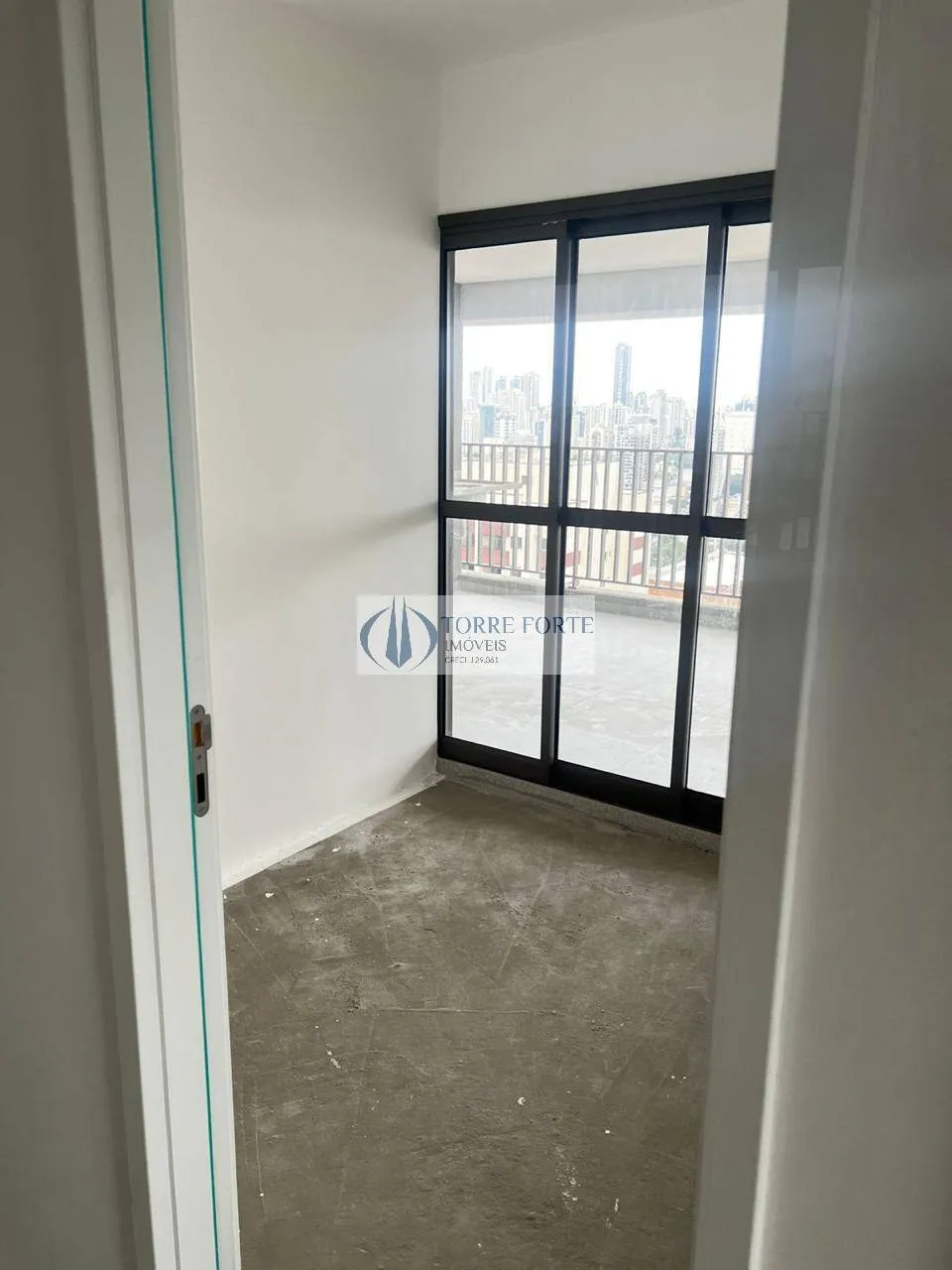 Imagem Apartamento com 3 dormitorios 1 suite, varanda e 1 vaga no Tatuape.
