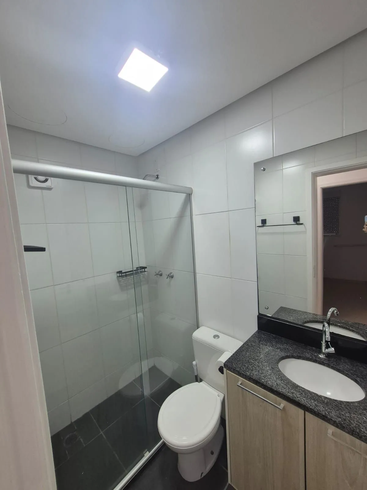 Imagem Apartamento com 2 quartos, vaga, elevador e piscina no bairro Nonoai