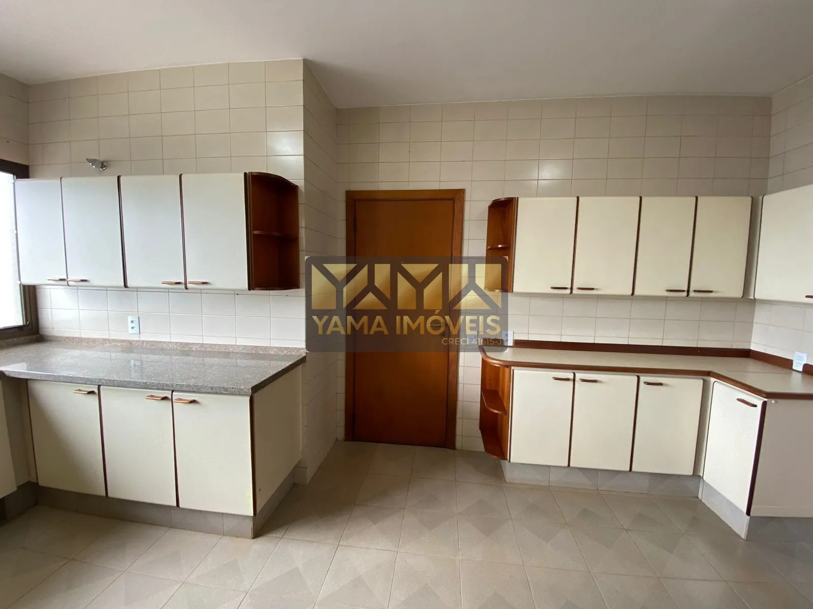 Imagem Edifício Araruama - Apartamento de 3 dormitórios (1 suíte) com 212 m² no 11º andar - Centro, Ribeirão Preto