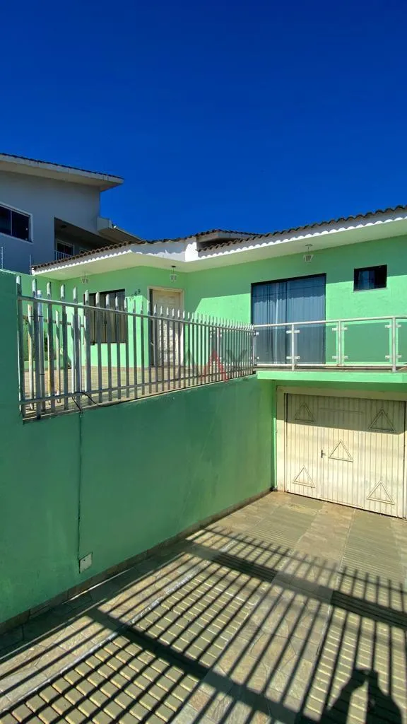 Imagem Excelente Casa à venda próximo à Praça da Ucrânia, TRIANON, GUARAPUAVA-PR