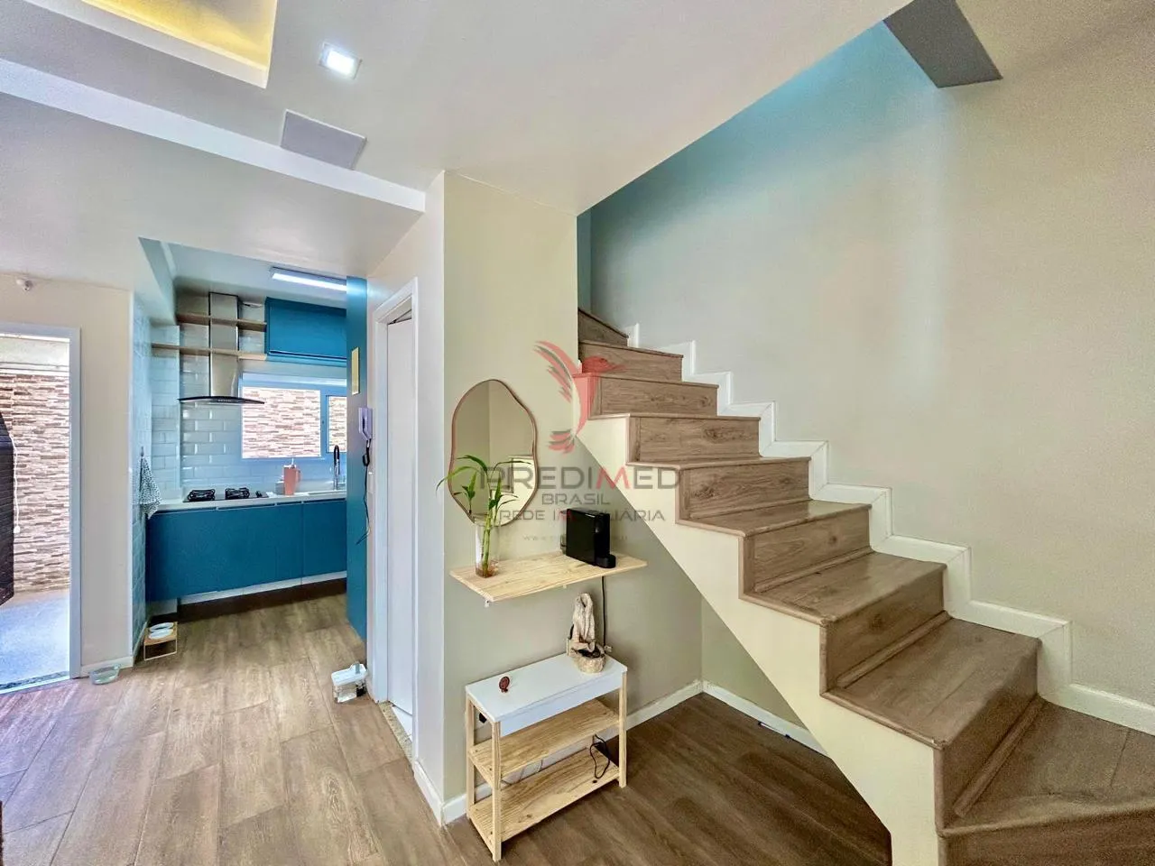 Imagem VENDO CASA DE CONDOMINIO FECHADO, 2 VAGAS DE GARAGEM, 2 DORMITÓRIOS, CHURRASQUEIRA
