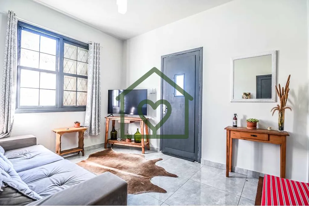 Imagem Esta casa ampla de 150m² está muito bem distribuída e oferece três dormitórios confortáveis. A...