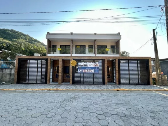 Imagem Sobrado 2 suítes novo à venda Bombinhas SC