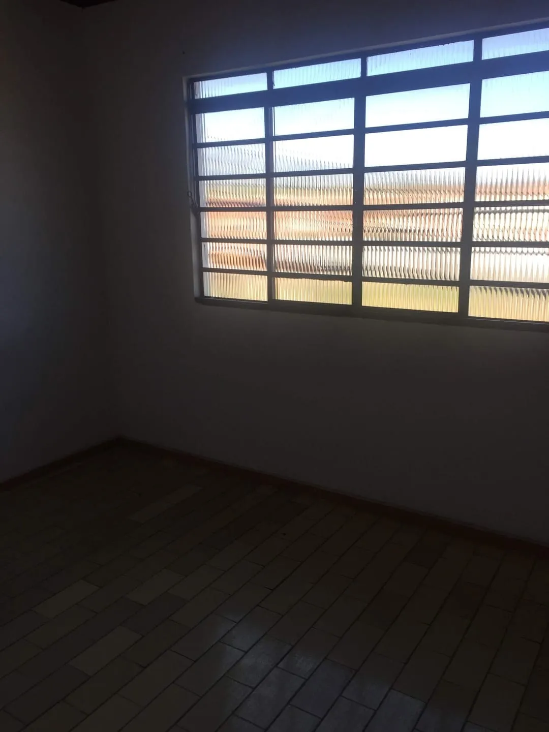 Imagem Comercial à venda 2 Quartos, 4 Vagas, 300M², Jardim Rosely, Pindamonhangaba - SP