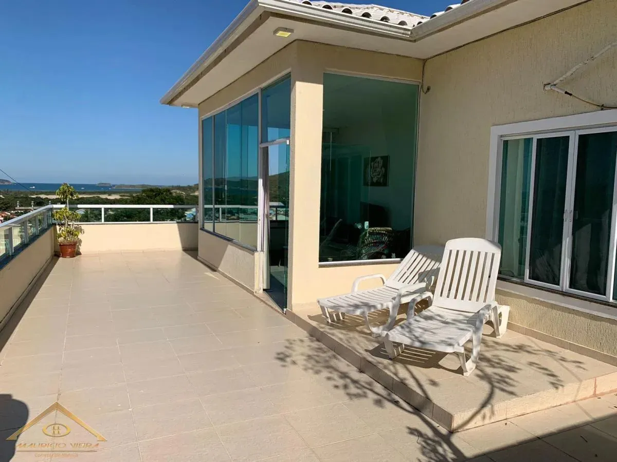Foto do imóvel Casa em Condomínio para Venda em Cabo Frio / RJ