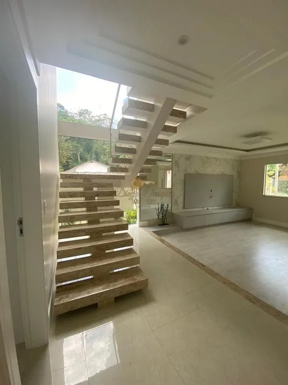 Imagem Casa em Condomínio para Venda em Teresópolis / RJ no bairro Prata