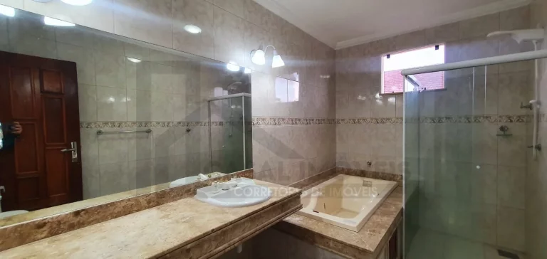 Imagem CASAL IMÓVEIS VENDE CASA TRIPLEX GREENVILLE I 5/4 - 4 SUÍTES + GABINETE + PISCINA PRIVATIVA