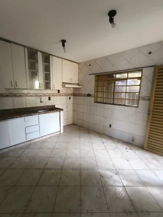 Imagem Sobrado De 4/4 Sendo 1 Suite No Setor Sudoeste