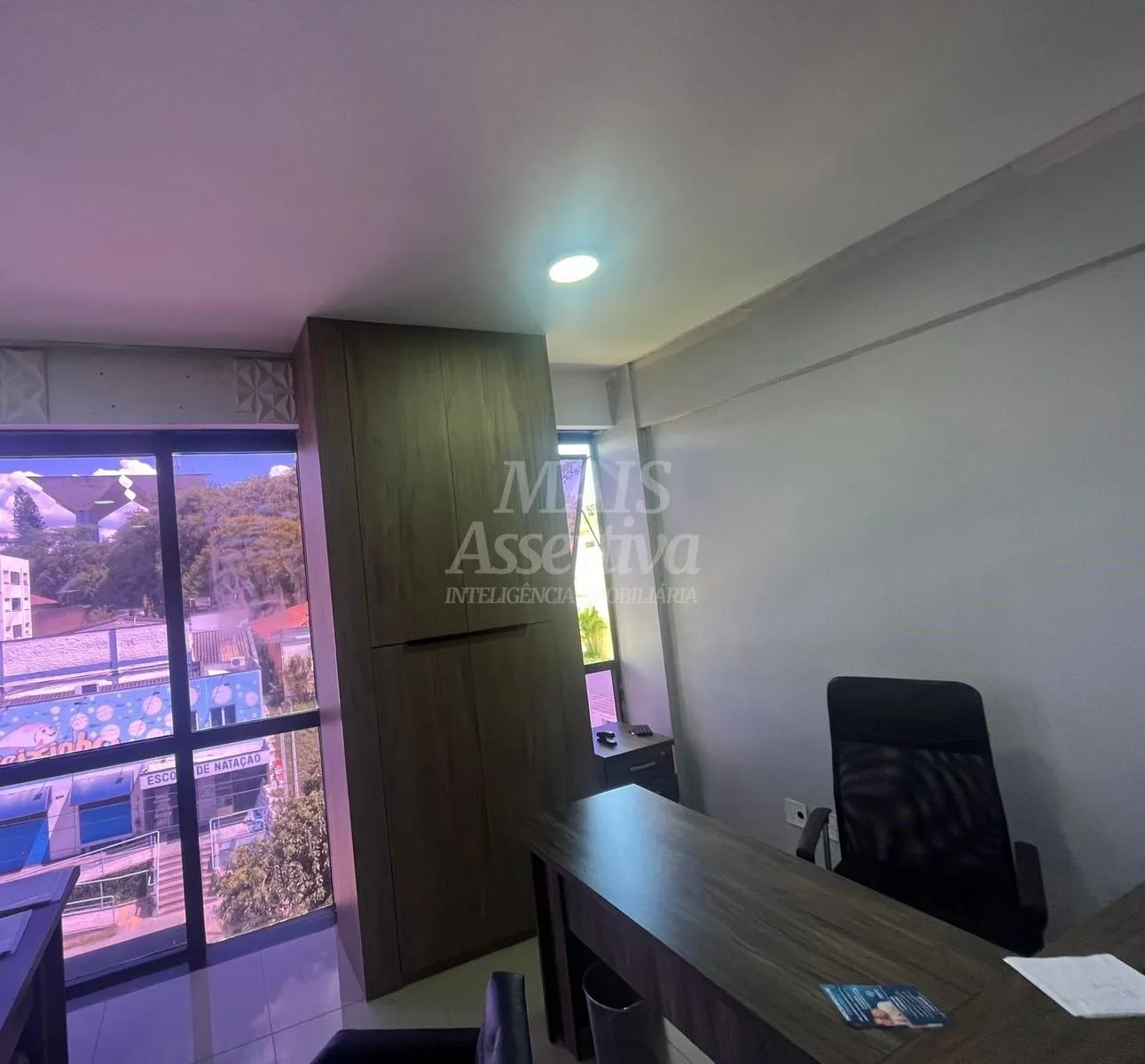 Imagem Excelente sala comercial mobiiada, para venda, localizada no Centro Empresarial Monte Carlo, Centro...