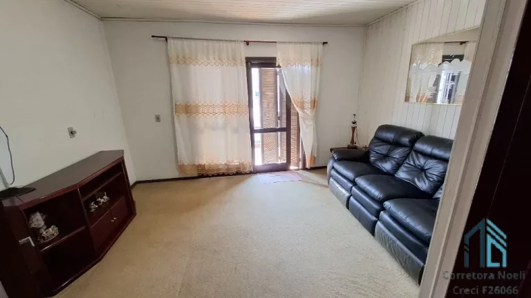 Imagem (PERMUTA) Casa dois pisos 05 quartos c/suíte, comercial/residencial em Flores da Cunha RS