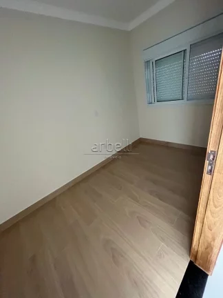 Imagem Sobrado com 165 metros quadrados, com 3 dormitórios sendo 1 suíte com varanda, 3 banheiros, 1 lava...