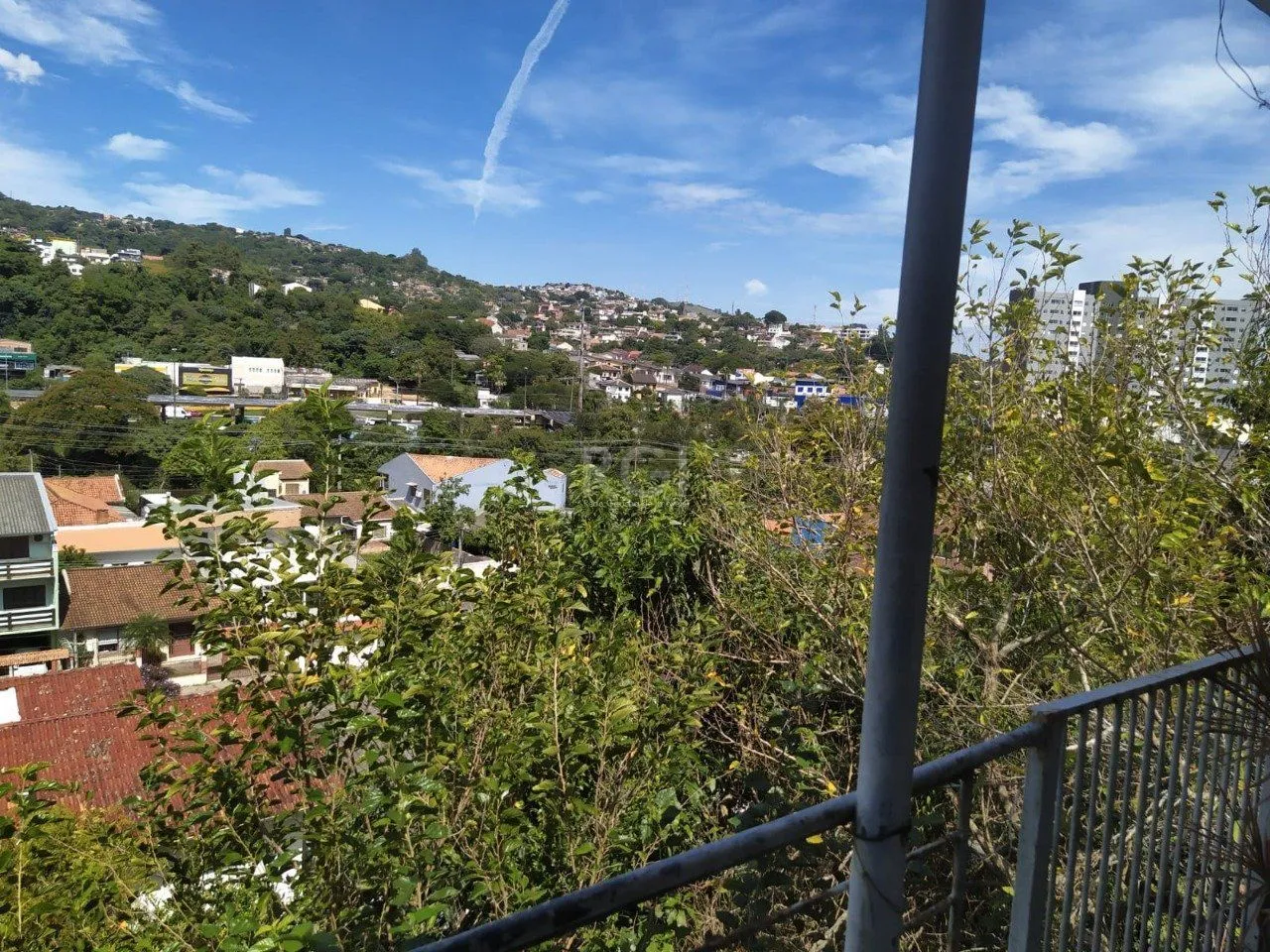 Imagem Casa com 5 dormitórios no bairro Jardim Carvalho