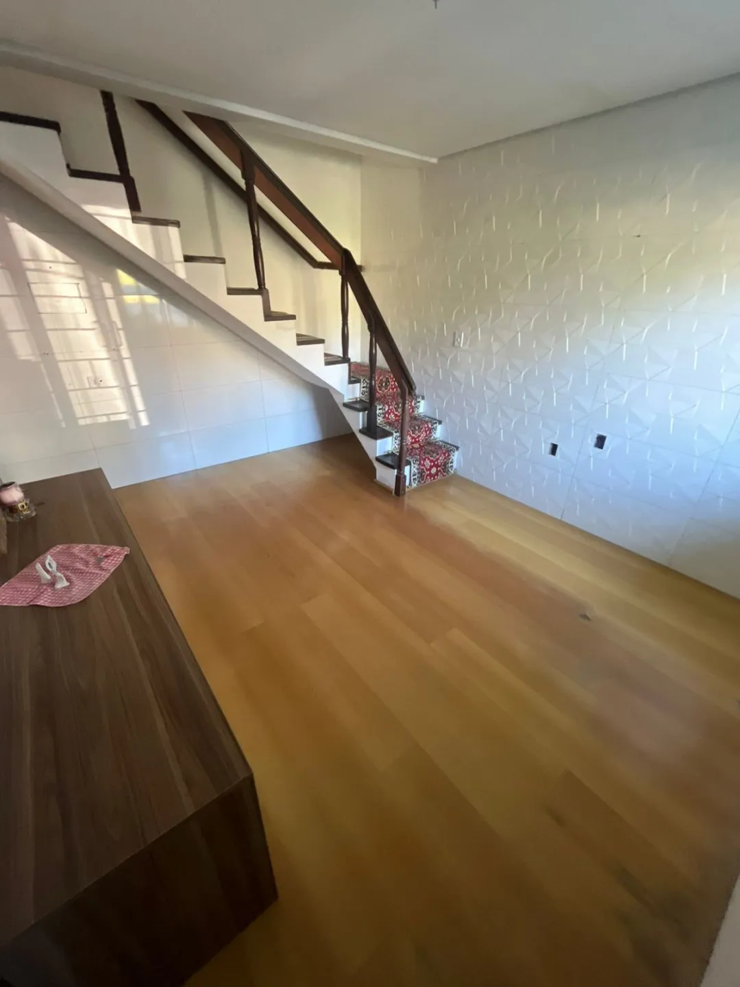 Imagem ÓTIMA OPORTUNIDADE - DUAS CASAS NO MESMO PÁTIO!