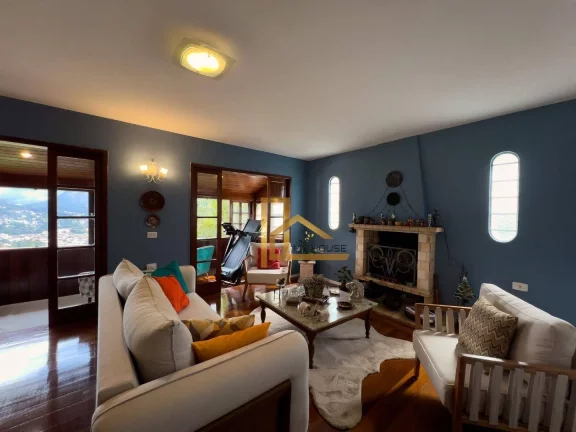 Imagem Casa com 3 quartos e lazer privativo perto do centro de Teresópolis