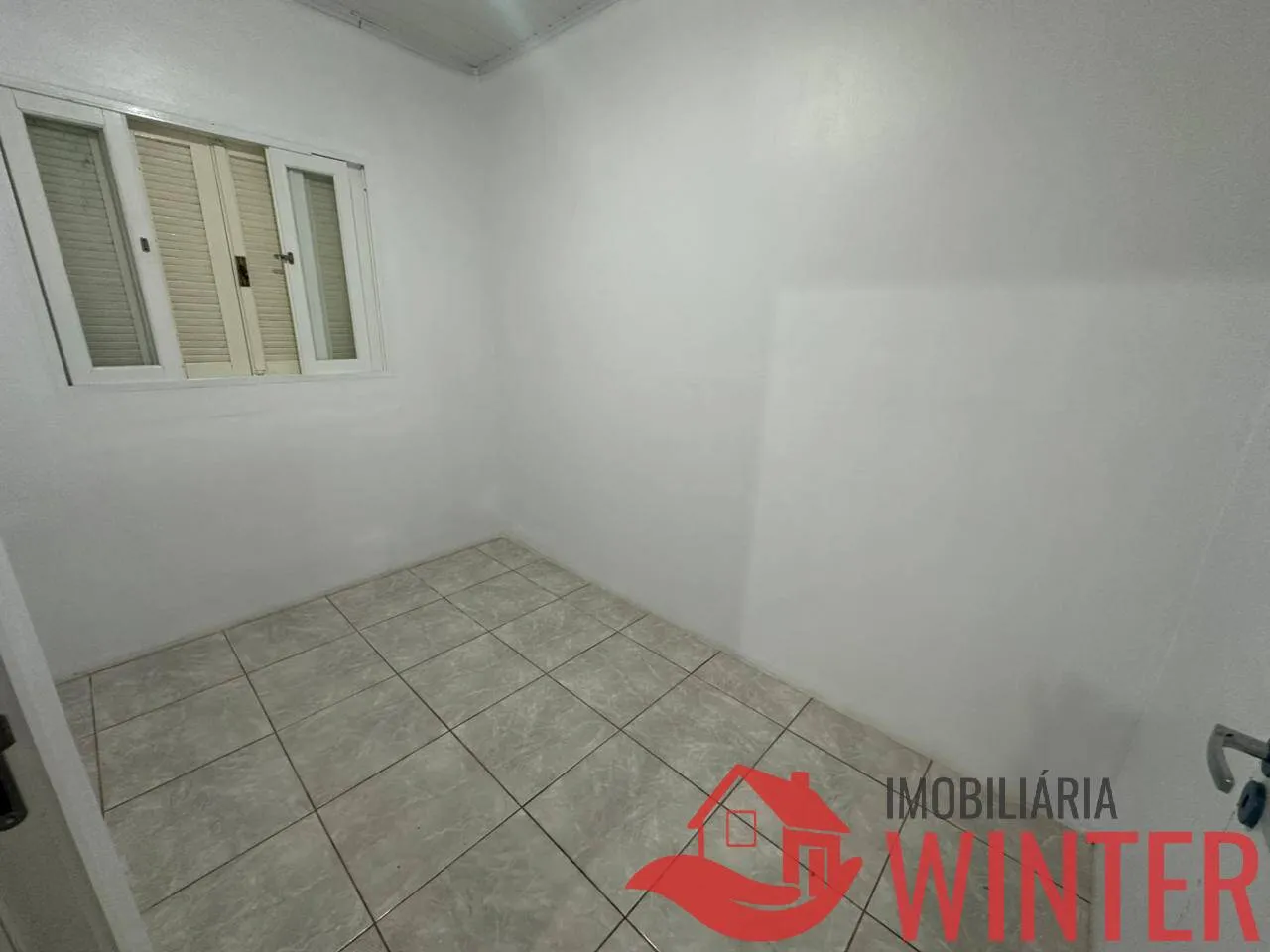 Imagem Casa com 4 dormitórios e galpão no Arroio Feliz.