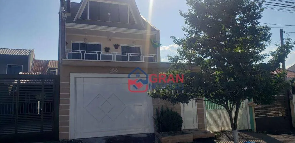 Imagem Sobrado Triplex com 3 quartos em São José dos Pinhais