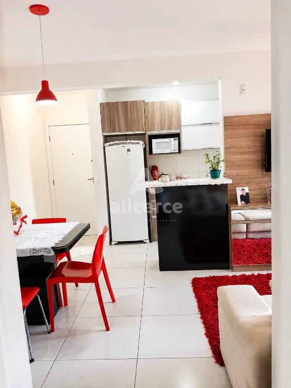 Imagem Apartamento com 2 dormitórios, suíte e churrasqueira na sacada em Areias - São José/SC