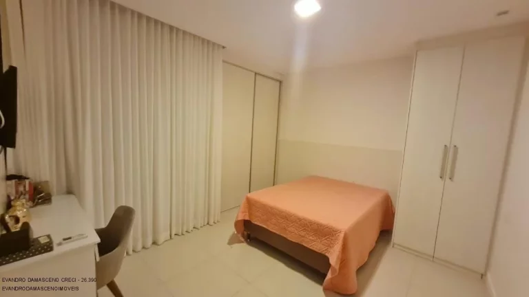 Imagem Casa alto padrão a venda em Busca Vida com 4 sites