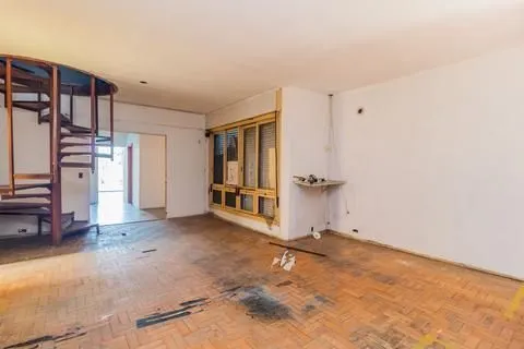 Imagem Oportunidade Única: Casa para Fins Residencial ou Comercial em Local Estratégico!