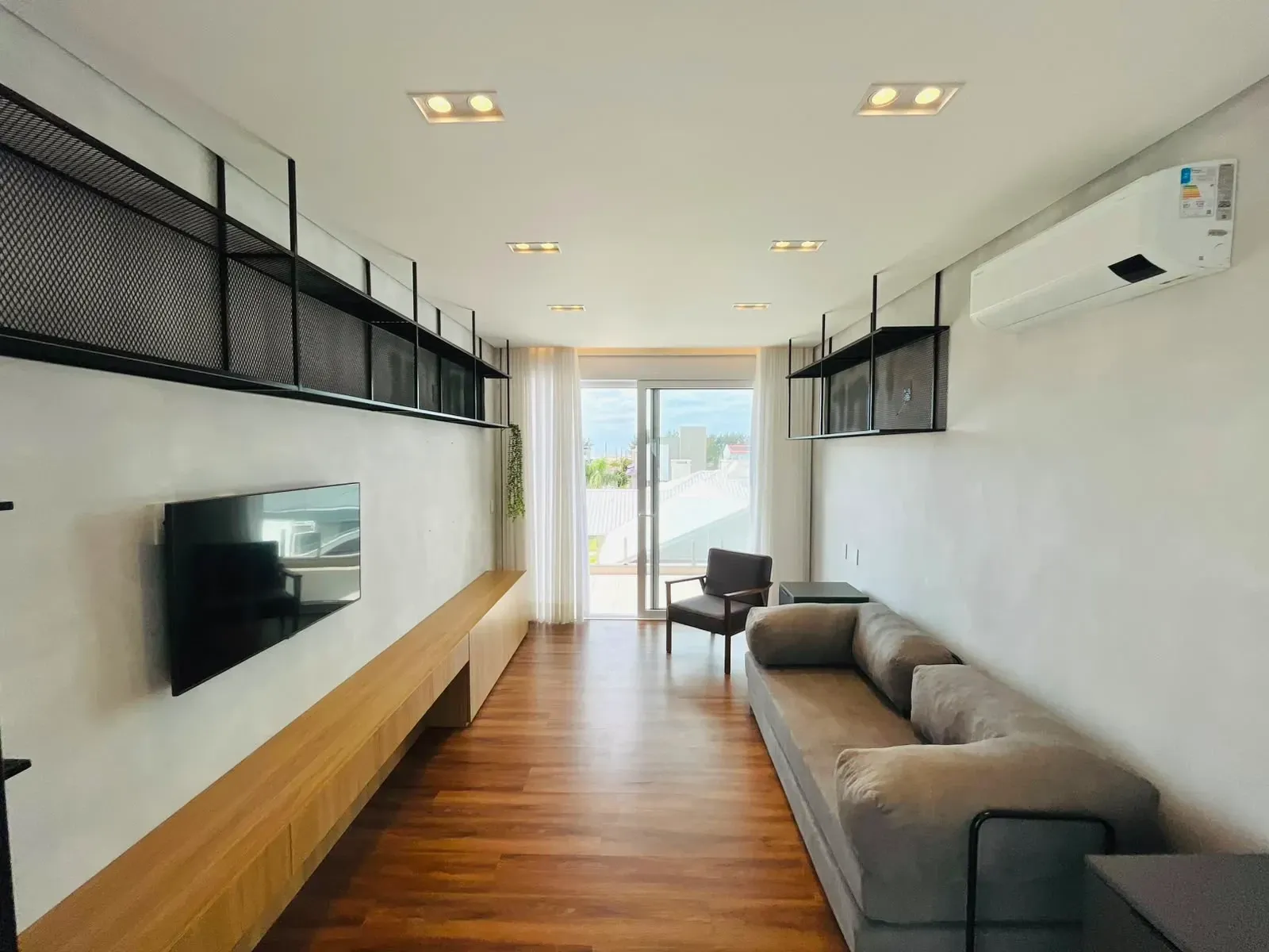 Imagem Sobrado com 4 Quartos à Venda, 290 m² em Village  - Capão da Canoa