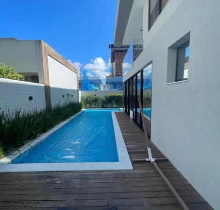 Imagem Casa alto padrão a venda na Av. Priscila Dutra