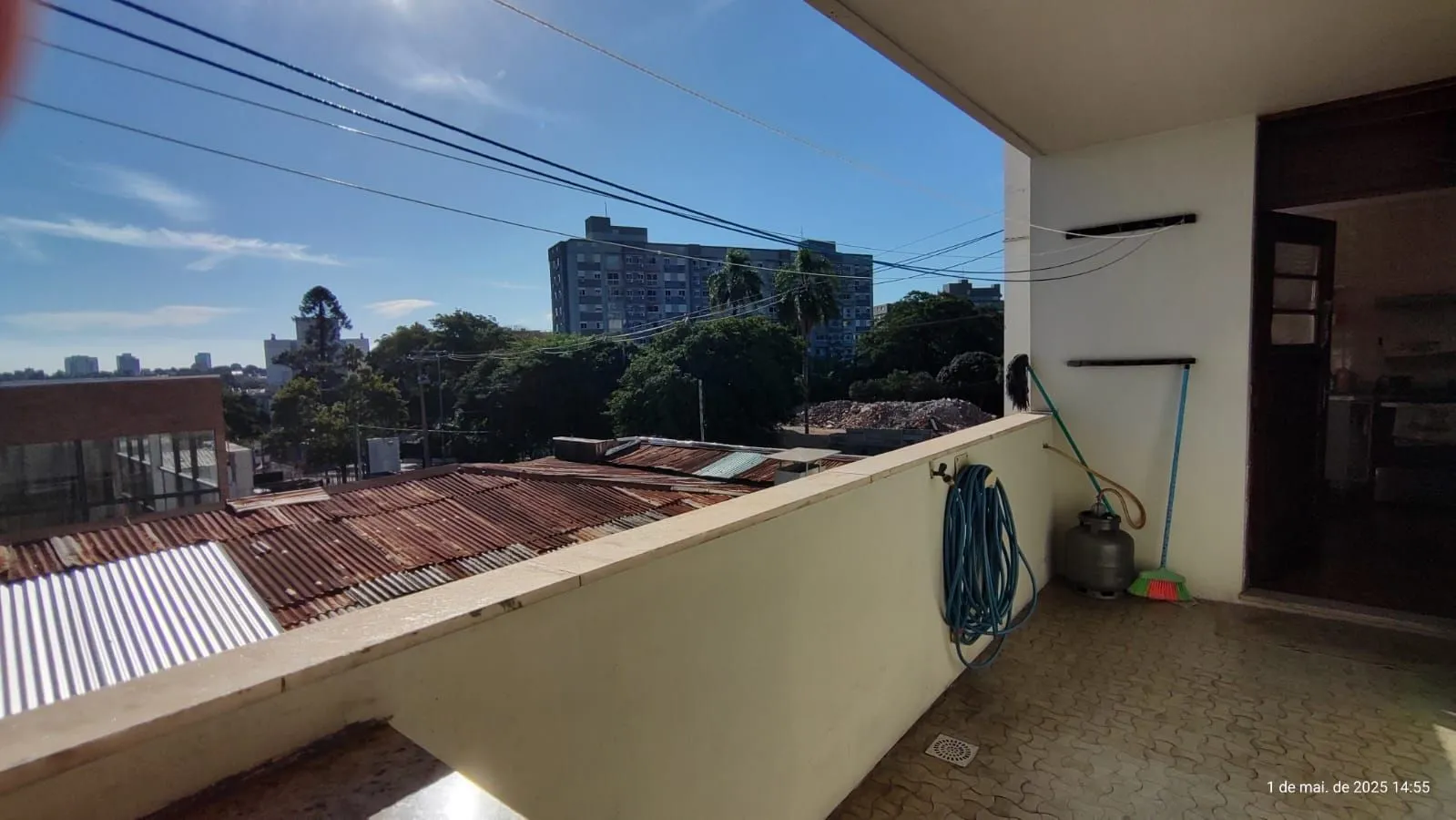 Imagem Apartamento de 4 dormitórios, 2 suítes, sacada, living para 2 ambientes bem amplo.