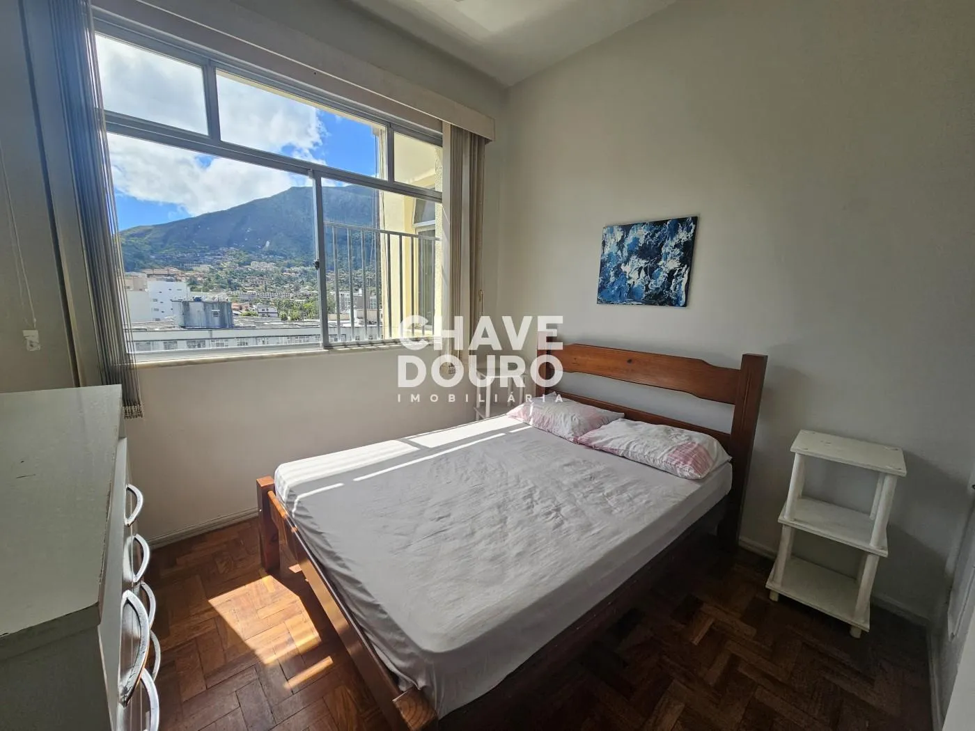 Imagem Apartamento 2 Quartos e 1 Quarto de Serviço à venda no Alto