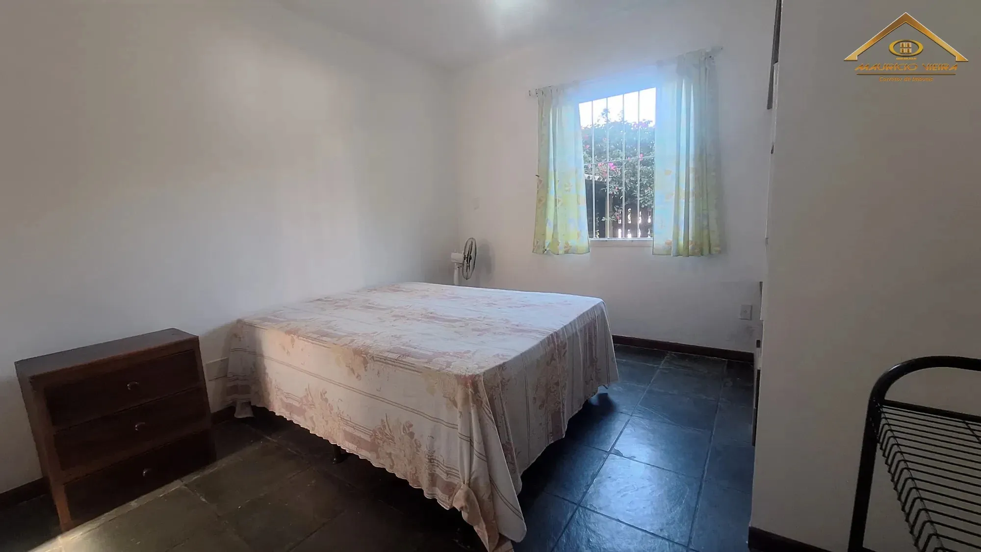 Imagem Linda casa na Ogiva, em condomínio fechado, porteira fechada e com preço abaixo do mercado. Em frente ao Clube Náutico.