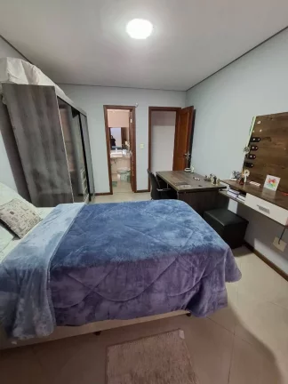 Imagem Vendo esta espetacular casa em Nova Friburgo. Próximo ao centro.