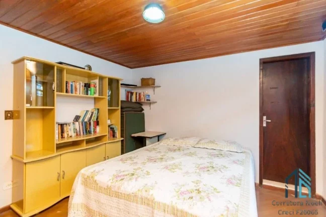 Imagem Casa térrea com área de lazer, 03 quartos sendo 02 suítes, no Santa Cândida em Curitiba PR