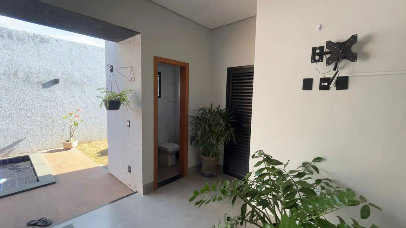 Imagem Casa 3 suítes, piscina -condomínio Primor das Torres.