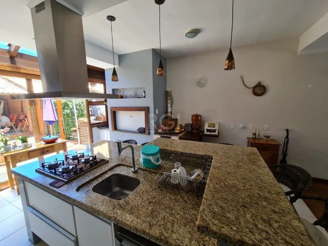 Imagem Casa para Venda - 182m², 3 dormitórios, sendo 3 suites, 2 vagas - Guarujá/ Portal do Guarujá