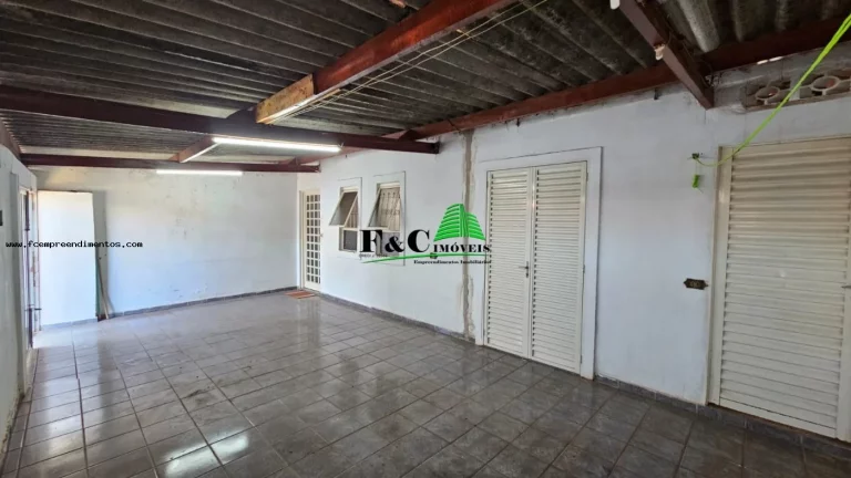 Imagem Casa para Venda em Limeira, Parque Residencial Abílio Pedro, 2 dormitórios, 1 banheiro, 2 vagas
