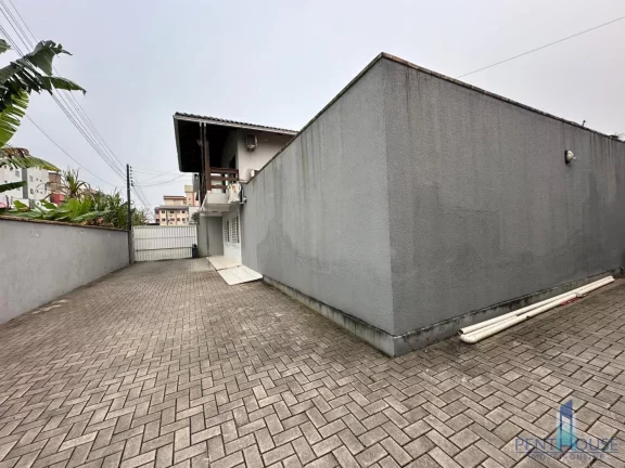 Imagem Casa para Venda em Jaraguá do Sul, Vila Nova, 4 dormitórios, 1 suíte, 3 banheiros, 1 vaga