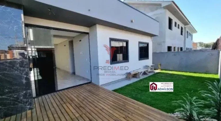 Imagem Casa com 3 Quartos e 2 banheiros à Venda, 99 m² por R$ 735.000 Há 5 minutos de centro