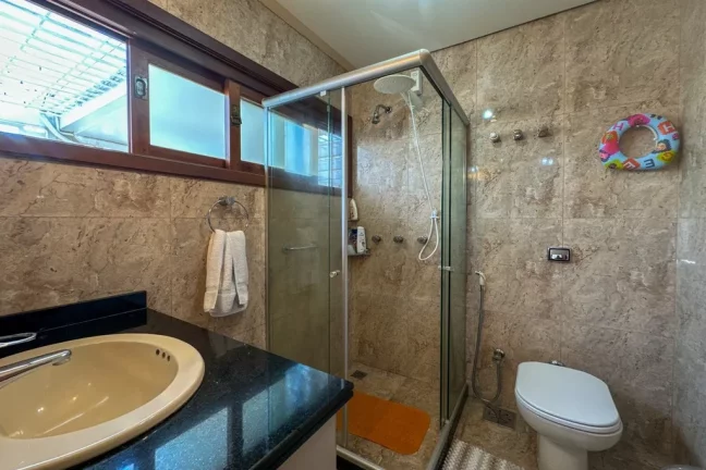 Imagem Casa para venda no bairro Três Figueiras em Porto Alegre