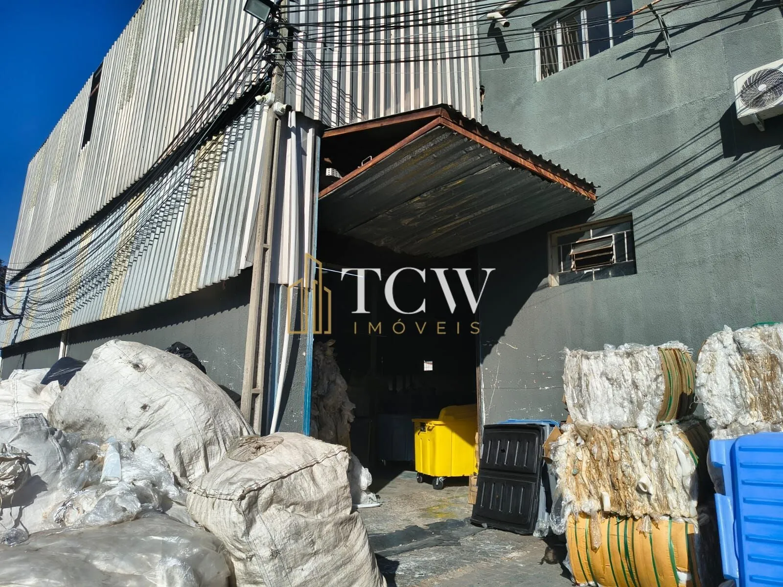 Imagem Galpão Comercial/Industrial à Venda na Capela | 2.521 m² Construídos | Terreno de 2.590 m² | Vinhedo/SP