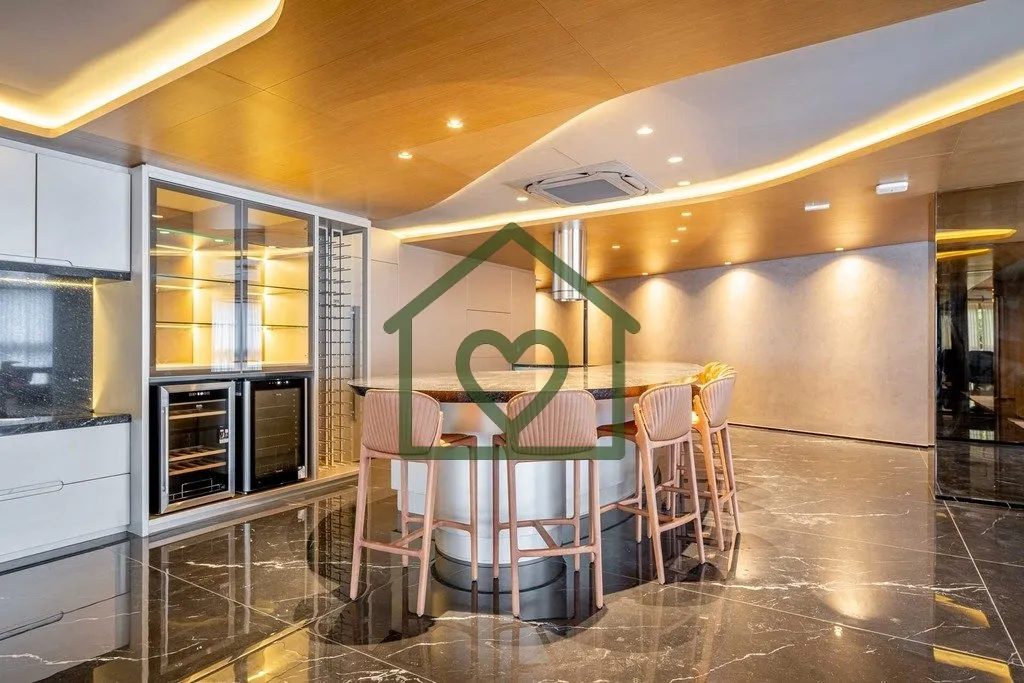 Imagem Apartamento de 378,97 m² privativos, com 4 suítes, uma ampla suíte máster com closet, 4 vagas de...