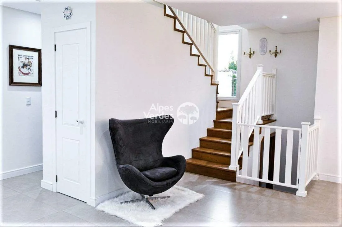 Imagem Vende-se Casa em Gramado, com 3 suítes