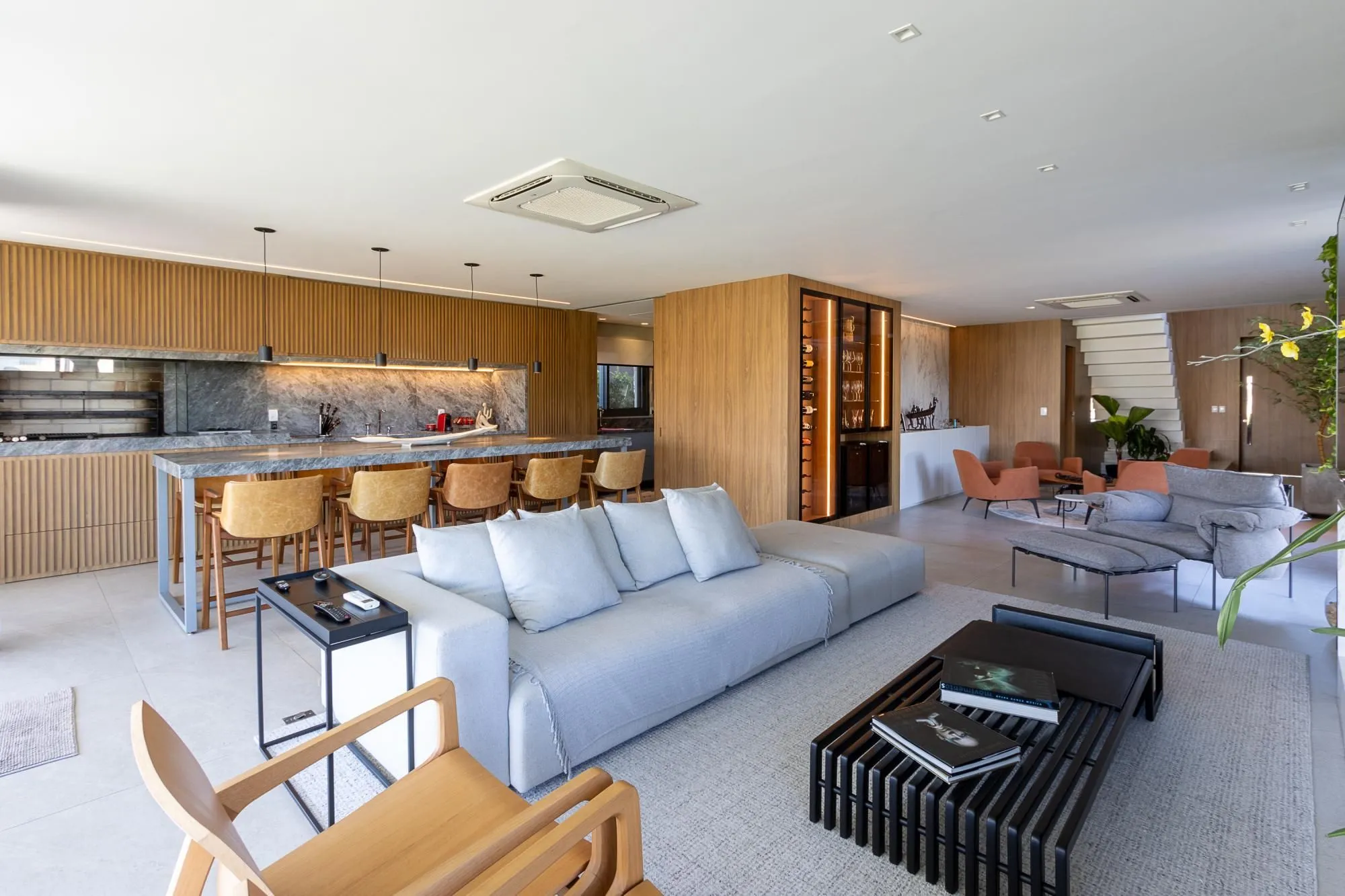 Imagem Casa em Condominio com 348m, 3 suites, 4 vagas de garagem em lote Molhado no Condominio Peninsula Ponta da Figueira.