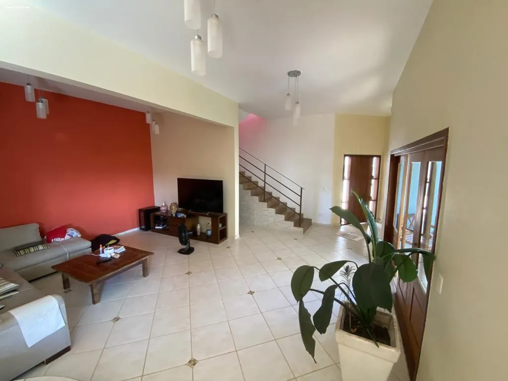 Imagem Sobrado para Venda em São Sebastião, Portal da Olaria, 4 dormitórios, 1 suíte, 4 banheiros, 4 vagas