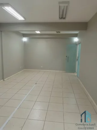 Imagem Sala comercial 90 m², dividida em recepção, copa, banheiro e ambiente para dois (escritórios -consultórios) Curitiba PR